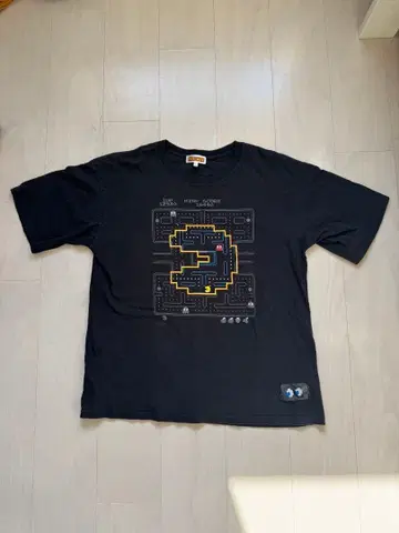 팩맨 그래픽 XL 티셔츠 블랙