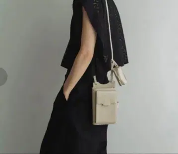 Knuth Marf 멀치 베이지 미니백