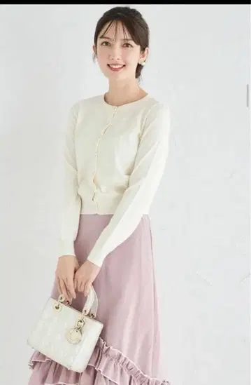 새상품 토코 클로젯 흡습 발열 & 촉촉 보습 플라워 단추 니트 가디건