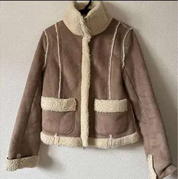 최종 가격 인하! 귀여운! 부드러운 베이지 무스탕 코트 보아 카라 부착