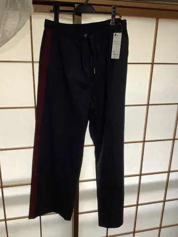 GU rokh 콜라보 트랙 팬츠 미사용 네이비