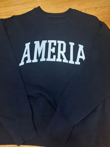 MICA&DEAL 마이카앤디엘 맨투맨 블랙