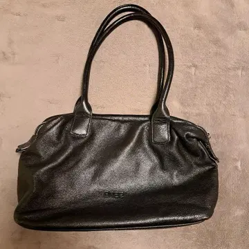 BREE 블랙 가죽 숄더백