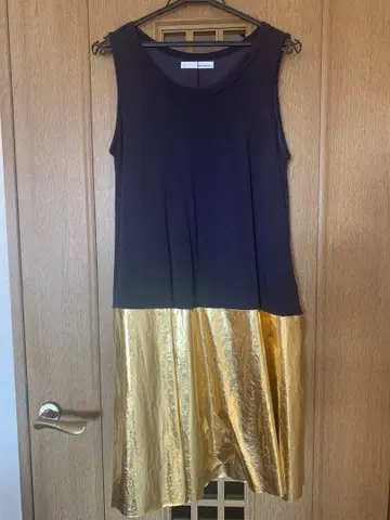 쁘띠 로브 노아 블랙 원피스 금박