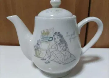 이상한 나라의 앨리스 찻주전자 마에바타 maebata 디즈니