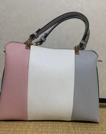 스트라이프 디자인 숄더백