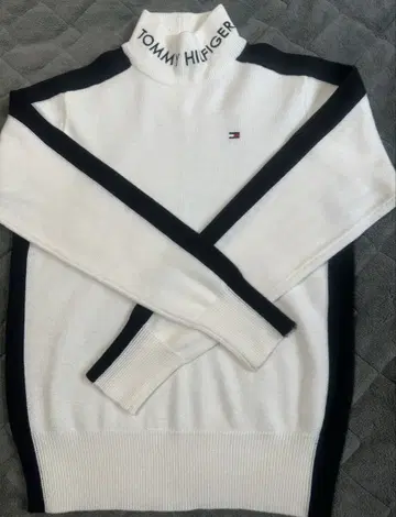 TOMMY HILFIGER 골프 화이트 터틀넥 스웨터 사이즈 S