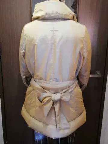 [KRYDDERI] 베이지 다운 자켓