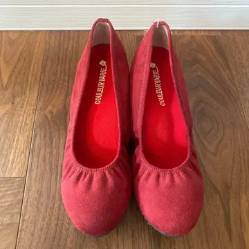 크롤 발리에 웨지 힐 펌프스