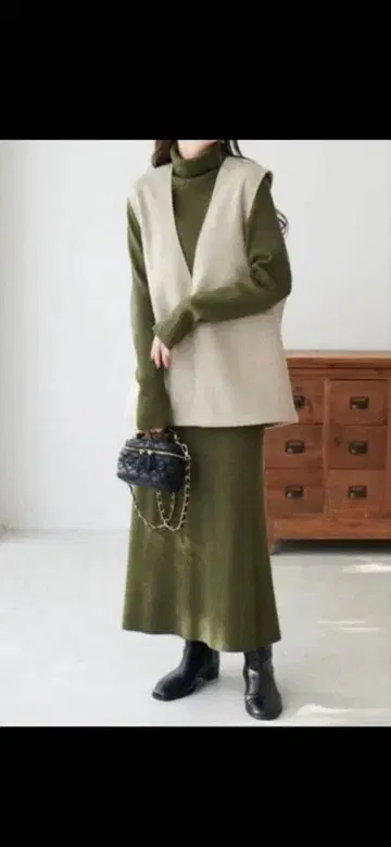 올리브 그린 니트 셋업