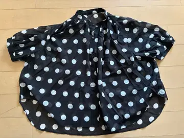 투모로우랜드 물방울 패턴 반팔 블라우스 사이즈 36