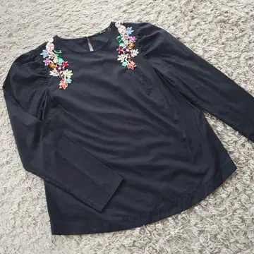 [레어] 컬러풀 비쥬 긴팔 티셔츠 비즈 자수 구제 의류 vintage