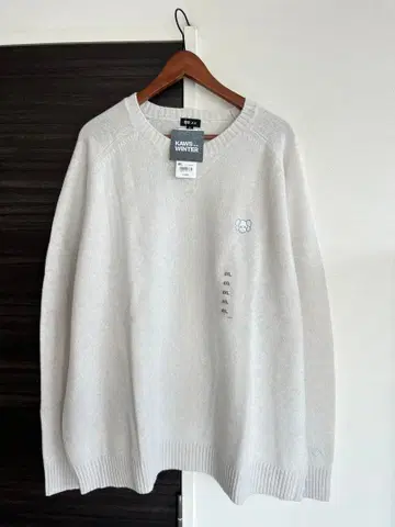 4XL 새상품 유니클로 UNIQLO 카우스 KAWS 콜라보 니트