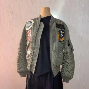 Avirex MA-1 플라이트 자켓 올리브 그린