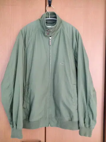 올리브 그린 자켓