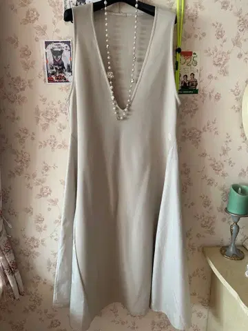 잉게보그 Duvetica 콜라보 베이지 V넥 오버롤 스커트 새상품