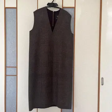 드로어 슬리브리스 V넥 원피스 38