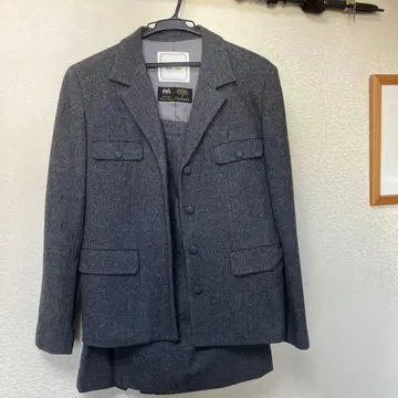 그레이 정장 세트 타이트 스커트 포함