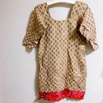 베이지 도트 무늬 반팔 원피스