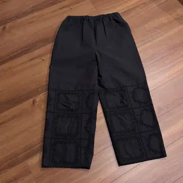 사만사 모스모스 스퀘어 자수 팬츠