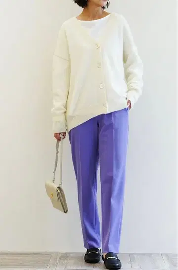 새상품 정가 27940엔 23구 파인 모헤어 V넥 가디건 M 38