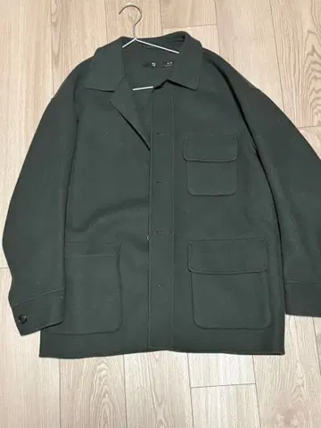 유니클로 +J 다크 그린 M 사이즈 자켓 코트