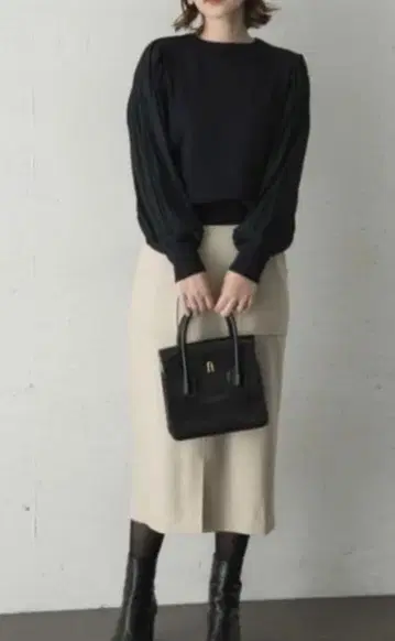 ROSSO 도킹 볼륨 슬리브 풀오버