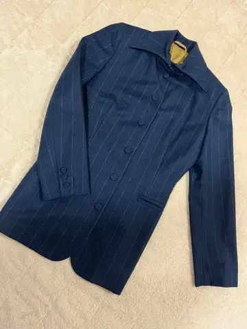 폴 스미스 스트라이프 디자인 네이비 수트