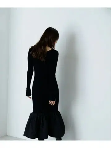 natural beauty basic 벌룬헴 니트 원피스 새상품