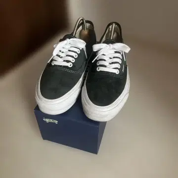 VANS PREMIUM 오센틱 44 피그 스웨이드 그린