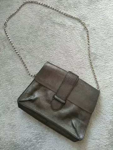 에마뉘엘라 페트로갈리 체인 숄더백