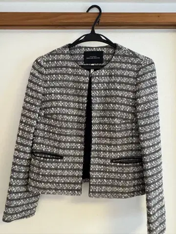 [클리닝 완료] 사이즈 38 UNITED ARROWS 자켓