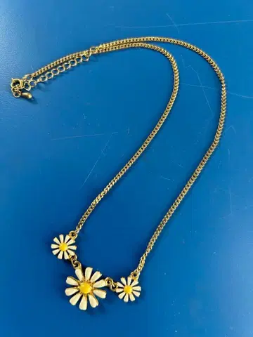 꽃 모티브 목걸이