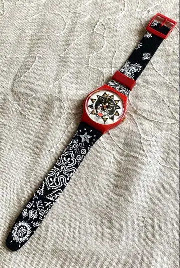 레트로 손목시계 Swatch 블랙 팬서 디자인 미사용품 작동 미확인