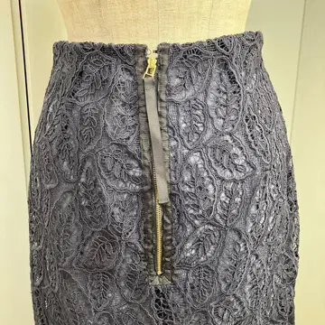 SNLDEL 그레이 레이스 무늬 타이트 스커트