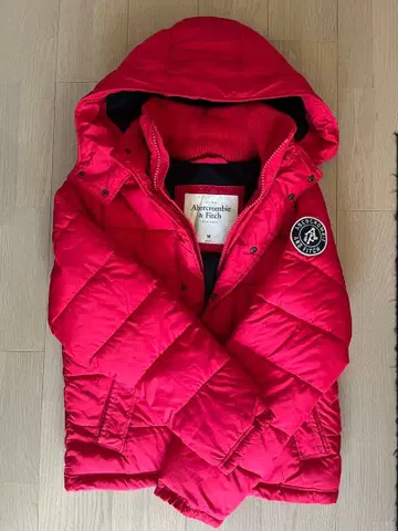 Abercrombie & Fitch 빨간색 다운 자켓 M