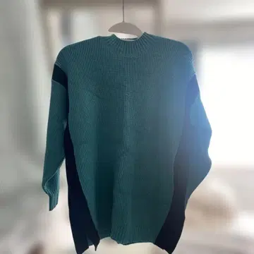 YECCA VECCA 터콰이즈 긴팔 스웨터