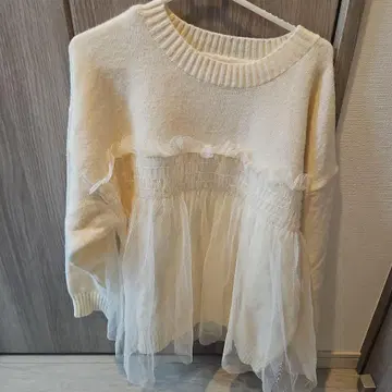 아이보리 튤 도킹 니트