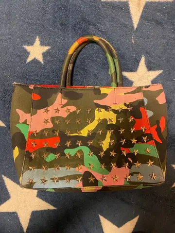 트레스터 카모플라쥬 패턴 스터드 토트백