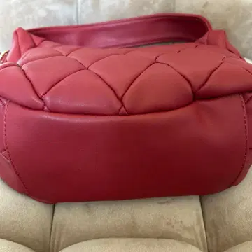 레드 퀼팅 숄더백