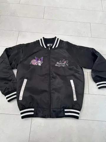 Kuromi 스카잔 블랙 컬러 여성용