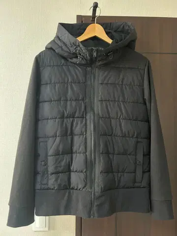 roshell 후드 부착 블랙 점퍼