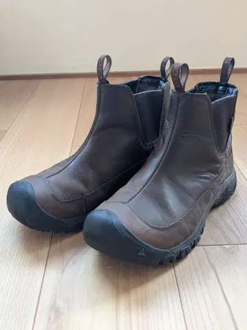 KEEN 브라운 사이드 고어 부츠