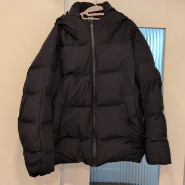 네이비 후드 부착 다운 자켓