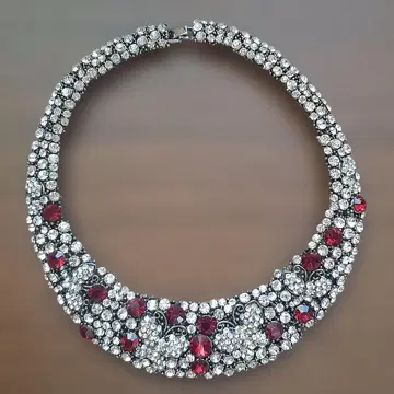 스와로브스키 사용 목걸이