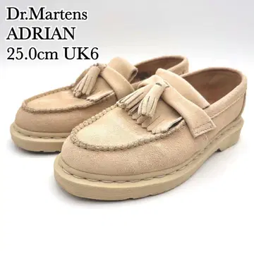닥터마틴 에이드리안 베이지 스웨이드 로퍼 태슬