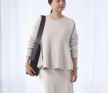 새상품급 슈퍼 파인 스무스 플레어 풀오버