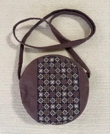 TETOTE 작가 자수 숄더백