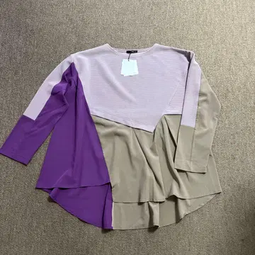 OSMOSIS 절개 턱 풀오버 택 포함 미사용