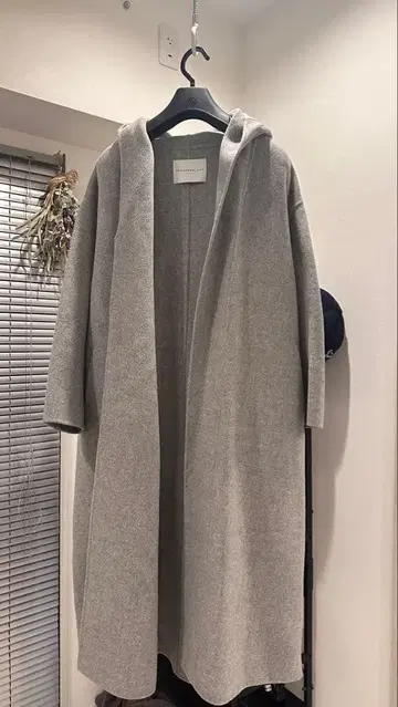 투모로우랜드 34 프리미엄 울 리버 후디드 코트